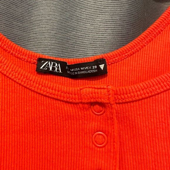 Mini red dress - Picture 3 of 3